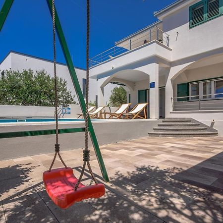Sea Flower Beachfront Villa Sevid Exterior photo