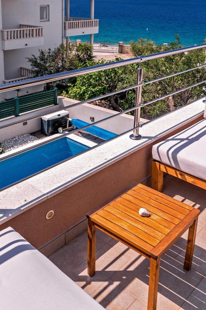 Sea Flower Beachfront Villa Sevid Exterior photo