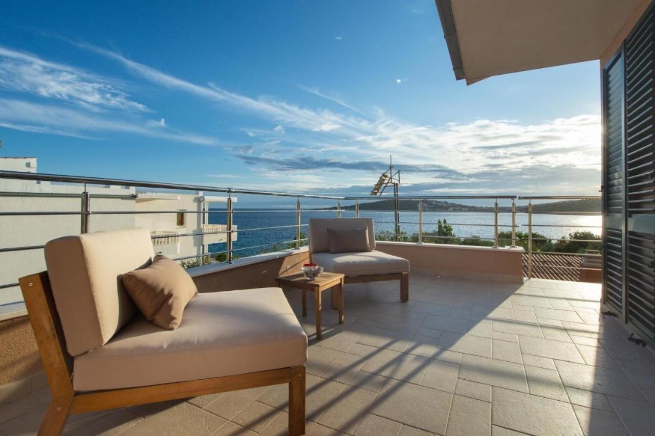 Sea Flower Beachfront Villa Sevid Exterior photo