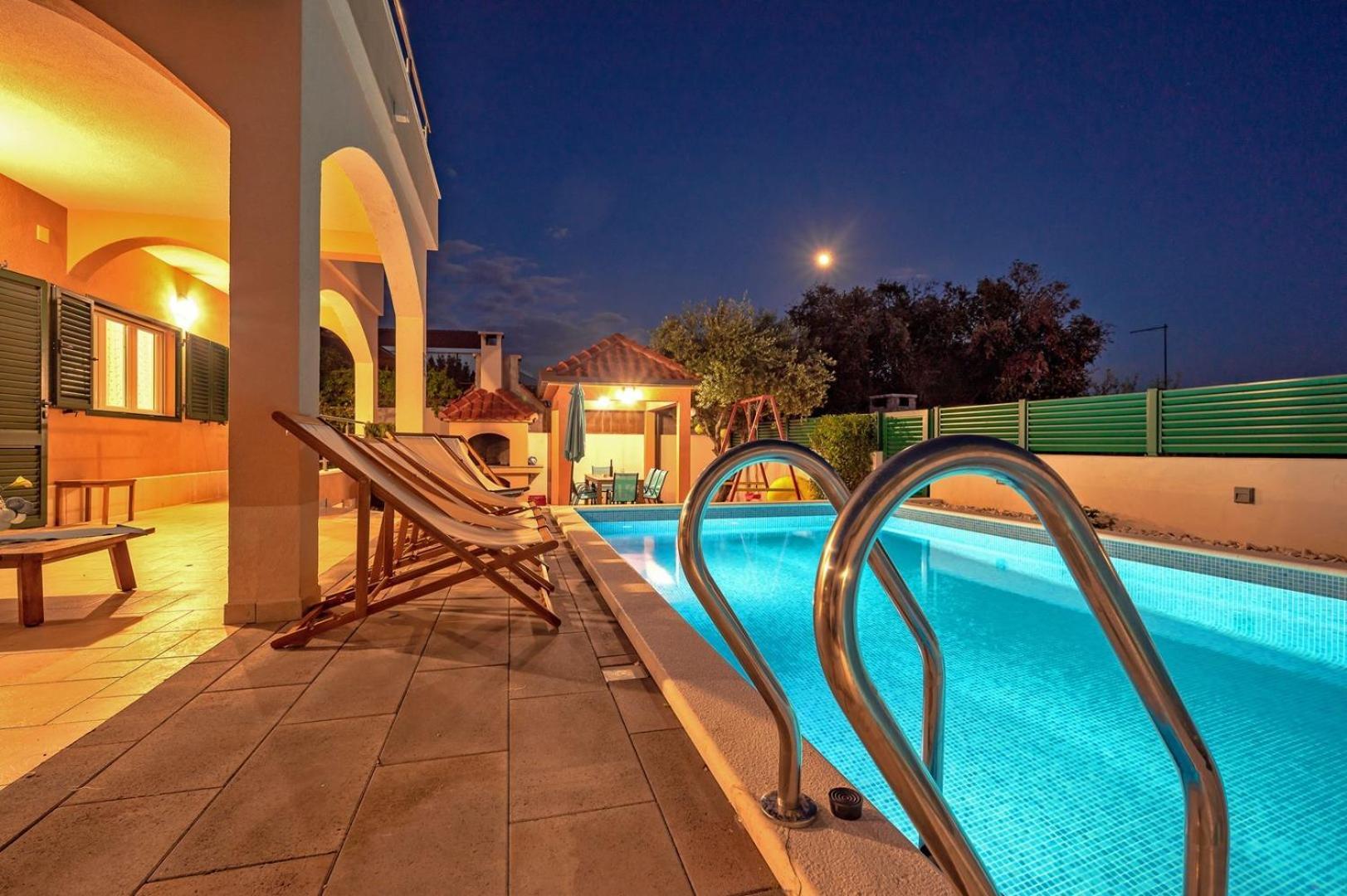 Sea Flower Beachfront Villa Sevid Exterior photo