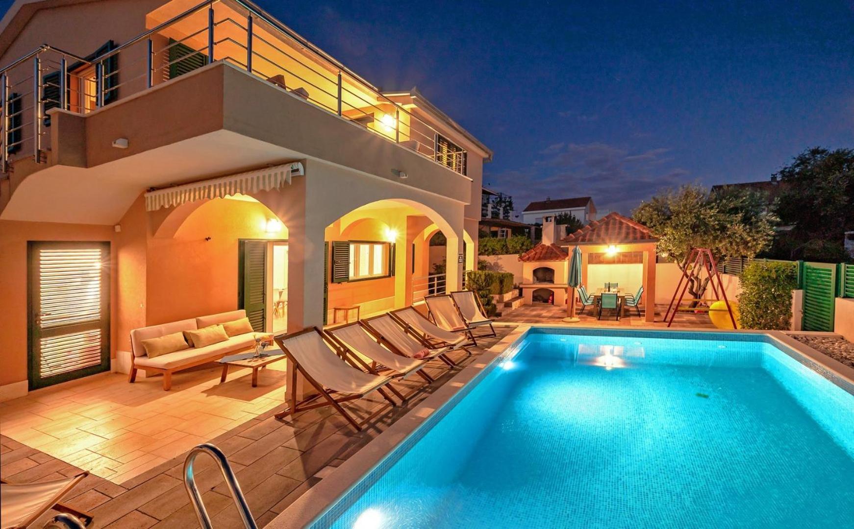 Sea Flower Beachfront Villa Sevid Exterior photo