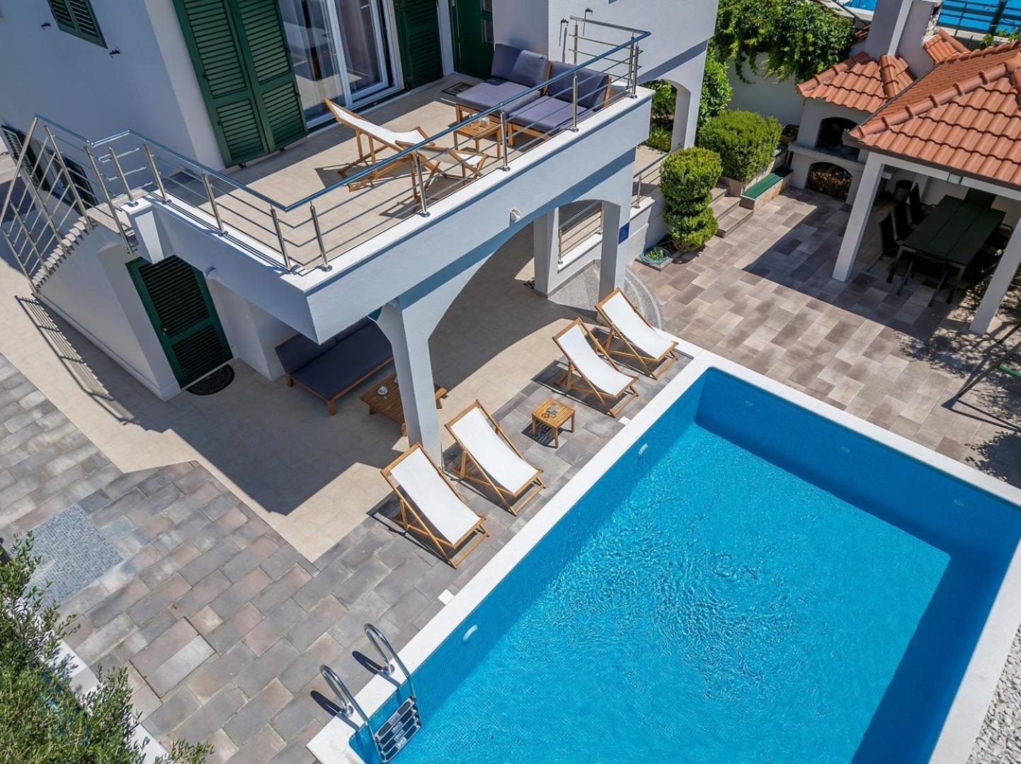 Sea Flower Beachfront Villa Sevid Exterior photo